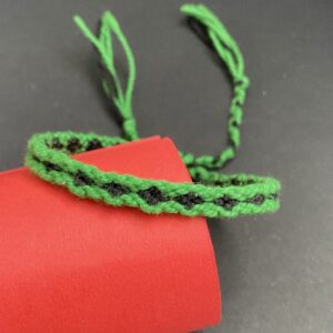 Macrame Bracelet Tutorial & Braid Pattern - Diamond Pattern