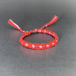 Macramé Bracelet Tutorial & Braid Pattern - Four-Petal Flower Pattern