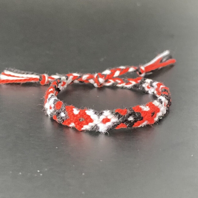 Macrame Braided Bracelet – Fish Pattern